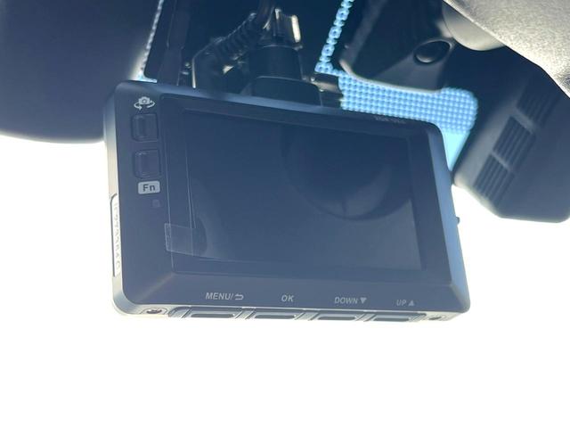 ＩＳ ＩＳ３００ｈ　バージョンＬ　純正ナビ　バックカメラ　サンルーフ　衝突被害軽減システム　レーダークルーズ　レザーシート　前席シートエアコン　パワーシート　コーナーセンサー　スマートキー　ＬＥＤヘッド　ＥＴＣ　純正１７インチアルミ（33枚目）