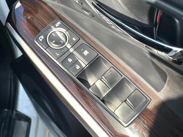 ＩＳ ＩＳ３００ｈ　バージョンＬ　純正ナビ　バックカメラ　サンルーフ　衝突被害軽減システム　レーダークルーズ　レザーシート　前席シートエアコン　パワーシート　コーナーセンサー　スマートキー　ＬＥＤヘッド　ＥＴＣ　純正１７インチアルミ（36枚目）