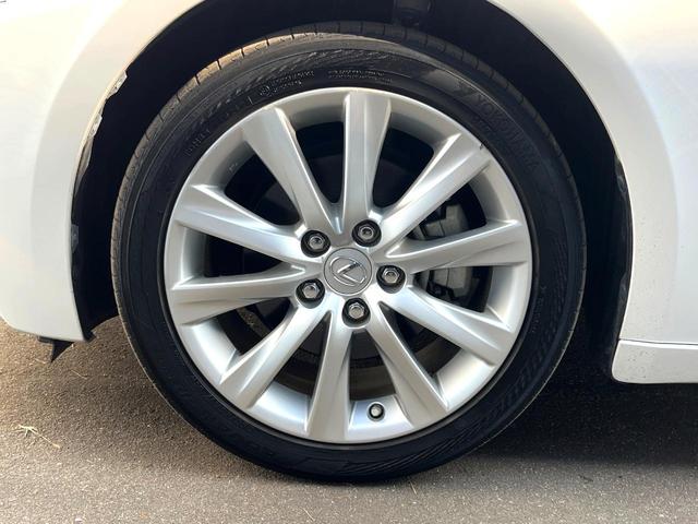 ＩＳ ＩＳ３００ｈ　バージョンＬ　純正ナビ　バックカメラ　サンルーフ　衝突被害軽減システム　レーダークルーズ　レザーシート　前席シートエアコン　パワーシート　コーナーセンサー　スマートキー　ＬＥＤヘッド　ＥＴＣ　純正１７インチアルミ（54枚目）