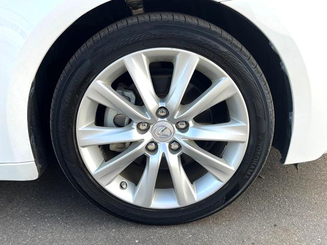 ＩＳ ＩＳ３００ｈ　バージョンＬ　純正ナビ　バックカメラ　サンルーフ　衝突被害軽減システム　レーダークルーズ　レザーシート　前席シートエアコン　パワーシート　コーナーセンサー　スマートキー　ＬＥＤヘッド　ＥＴＣ　純正１７インチアルミ（56枚目）