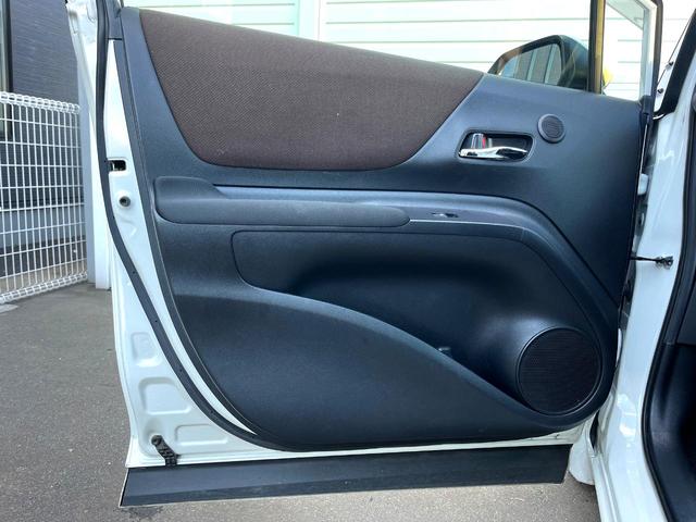 シエンタ ハイブリッドＧ　クエロ　両側電動ドア　バックカメラ　衝突被害軽減システム　禁煙車　ドラレコ　スマートキー　ＬＥＤヘッド　ＥＴＣ　純正１５インチアルミ　オートハイビーム　車線逸脱警報　オートライト　オートエアコン（50枚目）