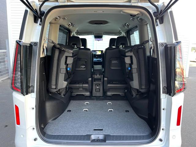 セレナ ｅ－パワー　ハイウェイスターＶ　両側電動ドア　全周囲カメラ　コーナーセンサー　ＬＥＤヘッド　純正１６インチアルミ　オートハイビーム　オートライト　デュアルエアコン　リアエアコン　Ｂｌｕｅｔｏｏｔｈ　フルセグ　ＬＥＤフォグ（10枚目）