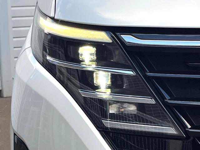 セレナ ｅ－パワー　ハイウェイスターＶ　両側電動ドア　全周囲カメラ　コーナーセンサー　ＬＥＤヘッド　純正１６インチアルミ　オートハイビーム　オートライト　デュアルエアコン　リアエアコン　Ｂｌｕｅｔｏｏｔｈ　フルセグ　ＬＥＤフォグ（12枚目）