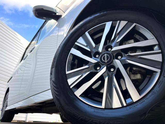 セレナ ｅ－パワー　ハイウェイスターＶ　両側電動ドア　全周囲カメラ　コーナーセンサー　ＬＥＤヘッド　純正１６インチアルミ　オートハイビーム　オートライト　デュアルエアコン　リアエアコン　Ｂｌｕｅｔｏｏｔｈ　フルセグ　ＬＥＤフォグ（13枚目）