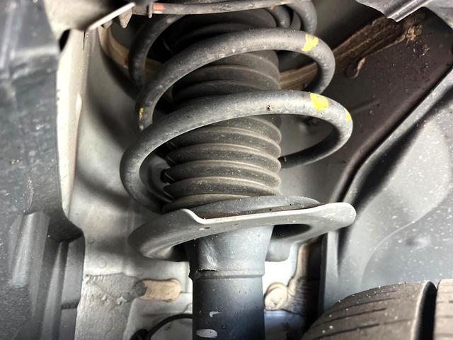 セレナ ｅ－パワー　ハイウェイスターＶ　両側電動ドア　全周囲カメラ　コーナーセンサー　ＬＥＤヘッド　純正１６インチアルミ　オートハイビーム　オートライト　デュアルエアコン　リアエアコン　Ｂｌｕｅｔｏｏｔｈ　フルセグ　ＬＥＤフォグ（20枚目）