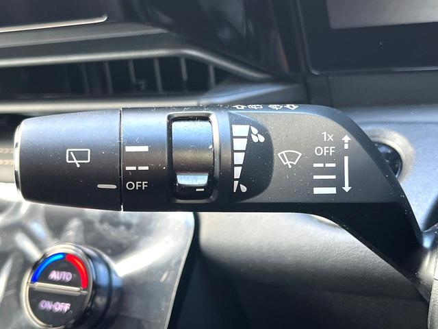 セレナ ｅ－パワー　ハイウェイスターＶ　両側電動ドア　全周囲カメラ　コーナーセンサー　ＬＥＤヘッド　純正１６インチアルミ　オートハイビーム　オートライト　デュアルエアコン　リアエアコン　Ｂｌｕｅｔｏｏｔｈ　フルセグ　ＬＥＤフォグ（29枚目）