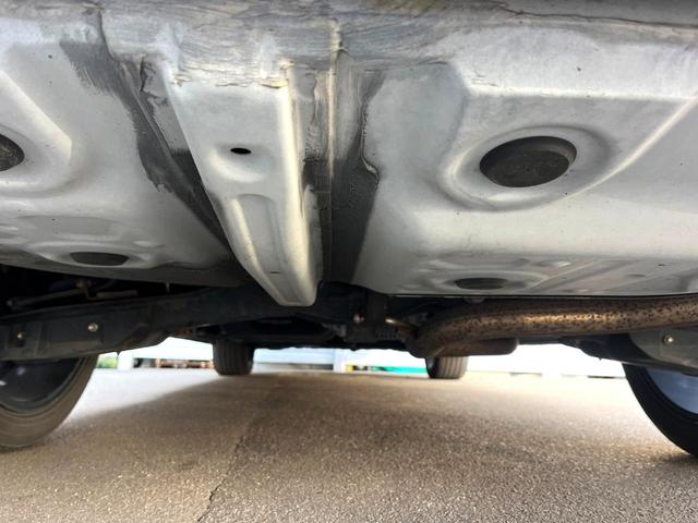 ヴェルファイアハイブリッド Ｘ　４ＷＤ　両側電動ドア　純正ＨＤＤナビ　バックカメラ　コーナーセンサー　ＨＩＤヘッド　ビルトインＥＴＣ　クルコン　オートライト　デュアルエアコン　リアエアコン　Ｂｌｕｅｔｏｏｔｈ　地デジ（19枚目）