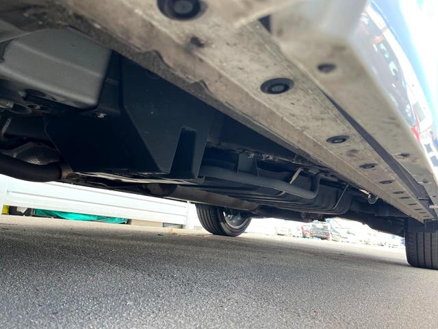 ヴェルファイアハイブリッド Ｘ　４ＷＤ　両側電動ドア　純正ＨＤＤナビ　バックカメラ　コーナーセンサー　ＨＩＤヘッド　ビルトインＥＴＣ　クルコン　オートライト　デュアルエアコン　リアエアコン　Ｂｌｕｅｔｏｏｔｈ　地デジ（20枚目）