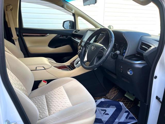 ヴェルファイアハイブリッド Ｘ　４ＷＤ　両側電動ドア　純正ＨＤＤナビ　バックカメラ　コーナーセンサー　ＨＩＤヘッド　ビルトインＥＴＣ　クルコン　オートライト　デュアルエアコン　リアエアコン　Ｂｌｕｅｔｏｏｔｈ　地デジ（31枚目）