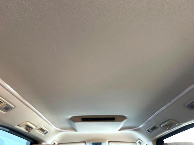 ヴェルファイアハイブリッド Ｘ　４ＷＤ　両側電動ドア　純正ＨＤＤナビ　バックカメラ　コーナーセンサー　ＨＩＤヘッド　ビルトインＥＴＣ　クルコン　オートライト　デュアルエアコン　リアエアコン　Ｂｌｕｅｔｏｏｔｈ　地デジ（38枚目）