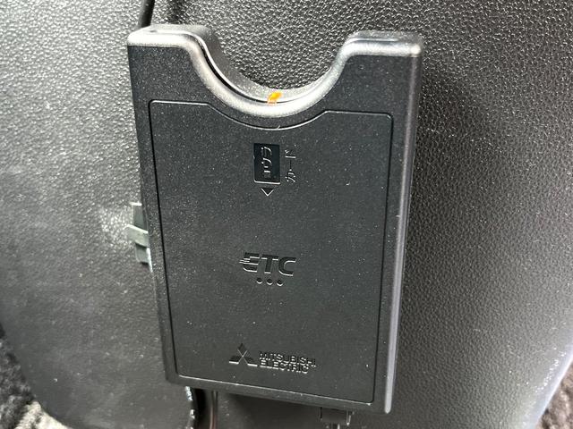 タント カスタムＲＳ　トップエディションＳＡ　両側パワースライドドア　純正ＳＤナビ　スマートアシスト　ＬＥＤヘッドライト　アイドリングストップ　バックカメラ　ドライブレコーダー　Ｂｌｕｅｔｏｏｔｈ再生　ＥＴＣ　スマートキー（6枚目）