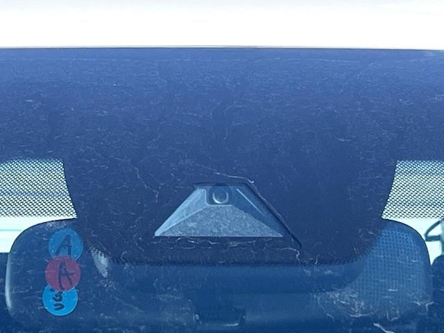 �y�g���^�Z�[�t�e�B�Z���X�z���s���ɑO���̎ԗ�����F�����A�Փ˂������Ȏ��͌x��ƃu���[�L�ŏՓˉ���Ɣ�Q�y�����A�V�X�g�B�����S�Ƀh���C�u�����y���݂��������܂��B