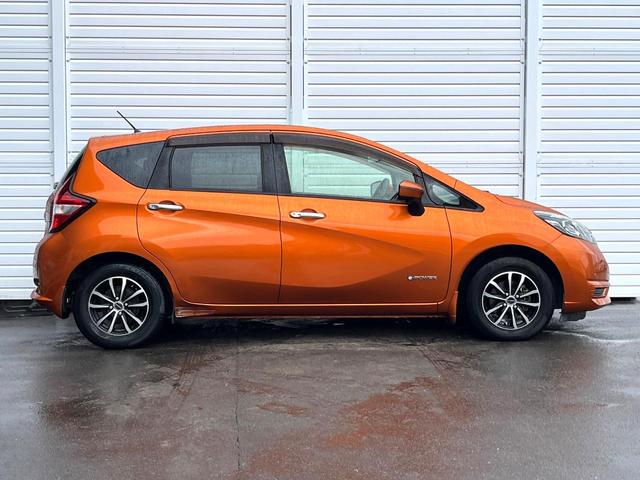 ノート ｅ－パワー　Ｘ　純正ＳＤナビ　全周囲カメラ　衝突被害軽減システム　禁煙車　ドラレコ　スマートキー　ＥＴＣ　純正１４インチアルミ　車線逸脱警報　オートライト　オートエアコン　Ｂｌｕｅｔｏｏｔｈ　ＣＤ（47枚目）