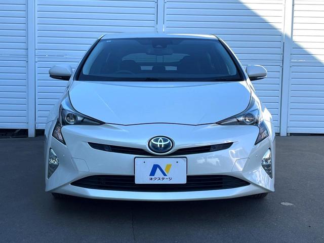 プリウス Ｓセーフティプラス　バックカメラ　衝突被害軽減システム　レーダークルーズ　禁煙車　ドラレコ　スマートキー　ＬＥＤヘッド　ビルトインＥＴＣ　純正１５インチアルミ　オートハイビーム　車線逸脱警報　オートライト（14枚目）