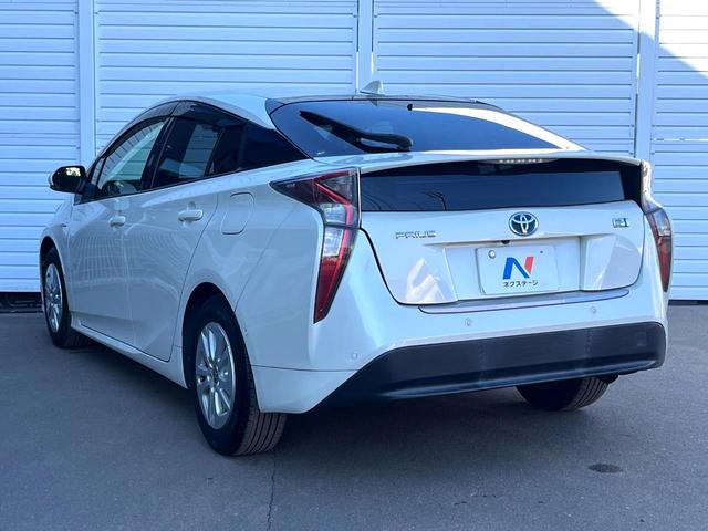 プリウス Ｓセーフティプラス　バックカメラ　衝突被害軽減システム　レーダークルーズ　禁煙車　ドラレコ　スマートキー　ＬＥＤヘッド　ビルトインＥＴＣ　純正１５インチアルミ　オートハイビーム　車線逸脱警報　オートライト（17枚目）