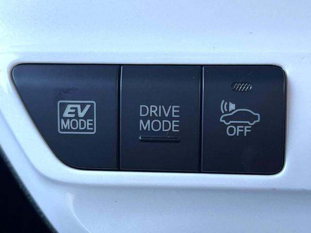 プリウス Ｓセーフティプラス　バックカメラ　衝突被害軽減システム　レーダークルーズ　禁煙車　ドラレコ　スマートキー　ＬＥＤヘッド　ビルトインＥＴＣ　純正１５インチアルミ　オートハイビーム　車線逸脱警報　オートライト（31枚目）