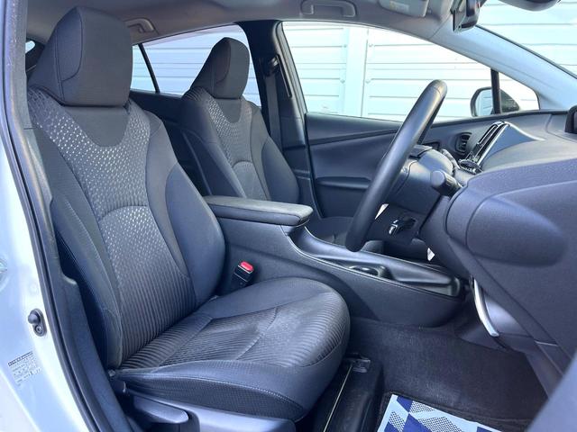 プリウス Ｓセーフティプラス　バックカメラ　衝突被害軽減システム　レーダークルーズ　禁煙車　ドラレコ　スマートキー　ＬＥＤヘッド　ビルトインＥＴＣ　純正１５インチアルミ　オートハイビーム　車線逸脱警報　オートライト（35枚目）