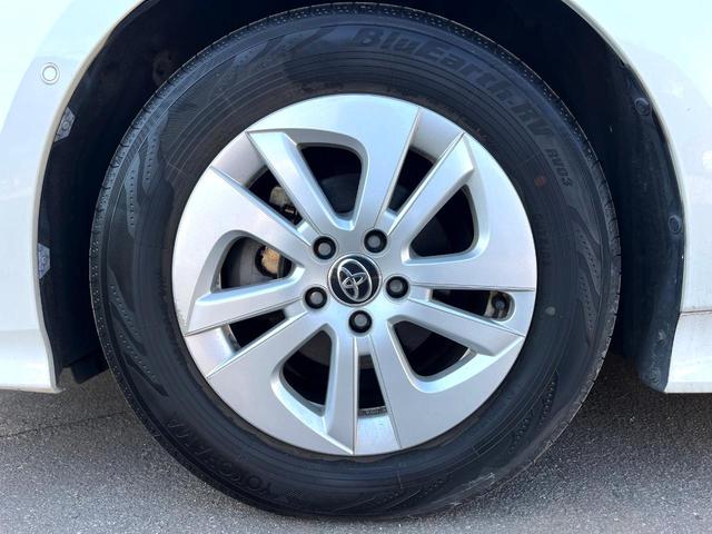 プリウス Ｓセーフティプラス　バックカメラ　衝突被害軽減システム　レーダークルーズ　禁煙車　ドラレコ　スマートキー　ＬＥＤヘッド　ビルトインＥＴＣ　純正１５インチアルミ　オートハイビーム　車線逸脱警報　オートライト（47枚目）