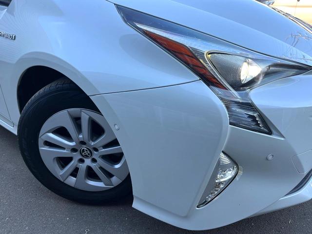 プリウス Ｓセーフティプラス　バックカメラ　衝突被害軽減システム　レーダークルーズ　禁煙車　ドラレコ　スマートキー　ＬＥＤヘッド　ビルトインＥＴＣ　純正１５インチアルミ　オートハイビーム　車線逸脱警報　オートライト（53枚目）