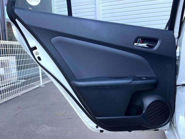 プリウス Ｓセーフティプラス　バックカメラ　衝突被害軽減システム　レーダークルーズ　禁煙車　ドラレコ　スマートキー　ＬＥＤヘッド　ビルトインＥＴＣ　純正１５インチアルミ　オートハイビーム　車線逸脱警報　オートライト（57枚目）