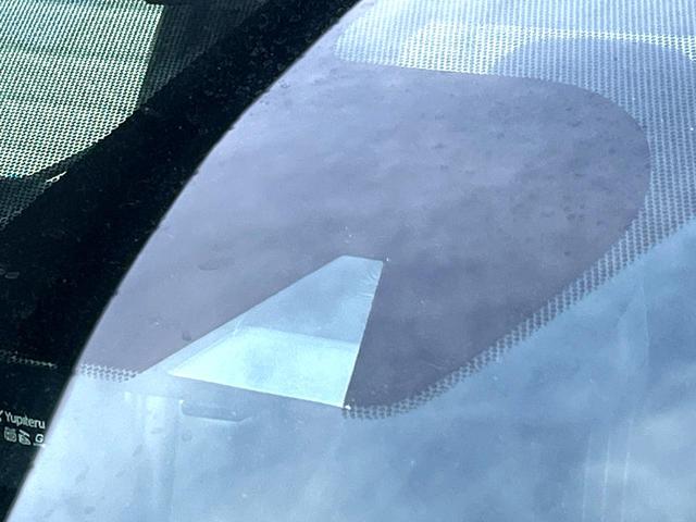 ノート Ｘ　エマージェンシーブレーキパッケージ　純正ＳＤナビ　バックカメラ　衝突被害軽減システム　コーナーセンサー　スマートキー　ＥＴＣ　オートエアコン　Ｂｌｕｅｔｏｏｔｈ　ＣＤ　ＤＶＤ再生　フルセグ（5枚目）