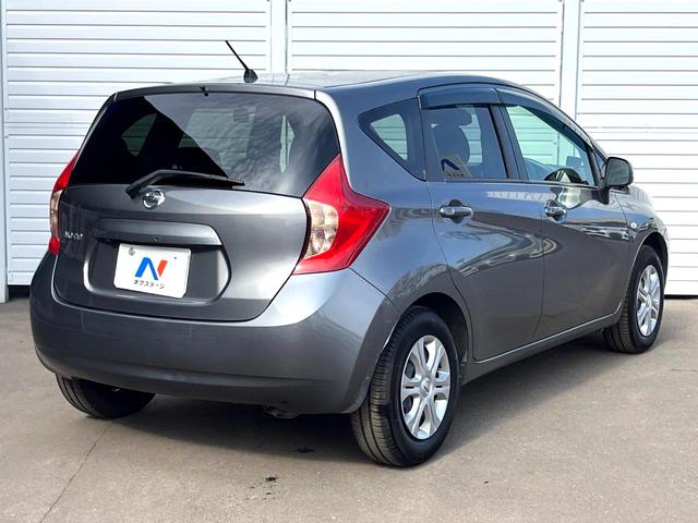 ノート Ｘ　エマージェンシーブレーキパッケージ　純正ＳＤナビ　バックカメラ　衝突被害軽減システム　コーナーセンサー　スマートキー　ＥＴＣ　オートエアコン　Ｂｌｕｅｔｏｏｔｈ　ＣＤ　ＤＶＤ再生　フルセグ（17枚目）