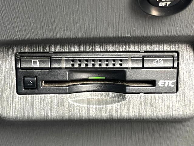 プリウスアルファ Ｇツーリングセレクション　ＳＤナビ　バックカメラ　スマートキー　ＬＥＤヘッド　ビルトインＥＴＣ　クルコン　純正１７インチアルミ　オートライト　オートエアコン　Ｂｌｕｅｔｏｏｔｈ　ＣＤ　ＤＶＤ再生　地デジ（6枚目）