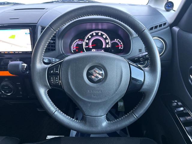 �y�����v�����X�e�A�����O�z�㎿�Ȋv���g�p���邱�ƂŁA��ɂ����������݂ƂĂ��^�]���₷���n���h���ł���