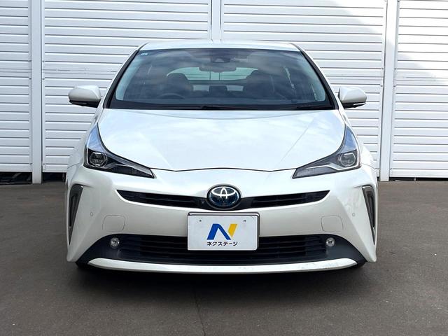 プリウス Ａプレミアム　ツーリングセレクション　純正ナビ　全周囲カメラ　１００Ｖ電源　衝突被害軽減システム　禁煙車　レザー調シート　前席シートエアコン　パワーシート　ドラレコ　ＬＥＤヘッド　ビルトインＥＴＣ　クルコン　オートライト（15枚目）