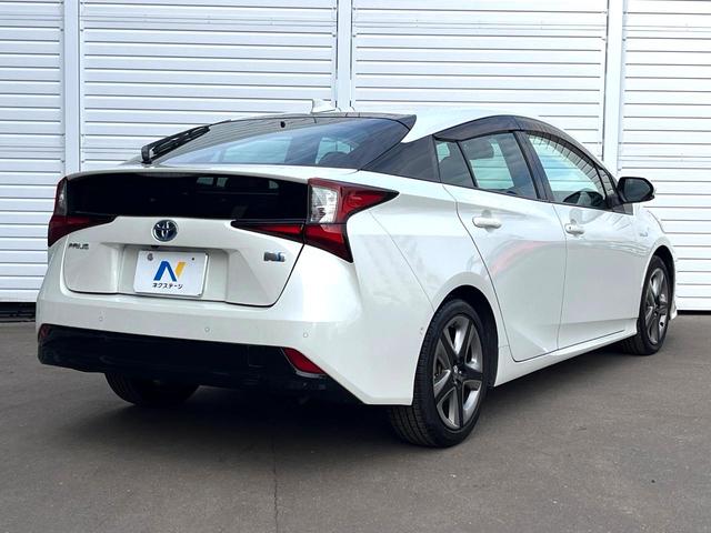 プリウス Ａプレミアム　ツーリングセレクション　純正ナビ　全周囲カメラ　１００Ｖ電源　衝突被害軽減システム　禁煙車　レザー調シート　前席シートエアコン　パワーシート　ドラレコ　ＬＥＤヘッド　ビルトインＥＴＣ　クルコン　オートライト（18枚目）