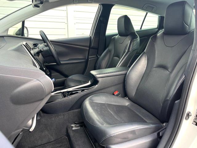 プリウス Ａプレミアム　ツーリングセレクション　純正ナビ　全周囲カメラ　１００Ｖ電源　衝突被害軽減システム　禁煙車　レザー調シート　前席シートエアコン　パワーシート　ドラレコ　ＬＥＤヘッド　ビルトインＥＴＣ　クルコン　オートライト（39枚目）