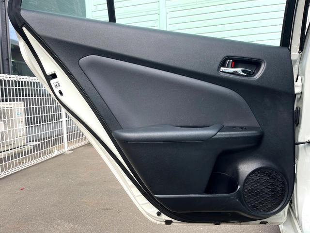 プリウス Ａプレミアム　ツーリングセレクション　純正ナビ　全周囲カメラ　１００Ｖ電源　衝突被害軽減システム　禁煙車　レザー調シート　前席シートエアコン　パワーシート　ドラレコ　ＬＥＤヘッド　ビルトインＥＴＣ　クルコン　オートライト（43枚目）