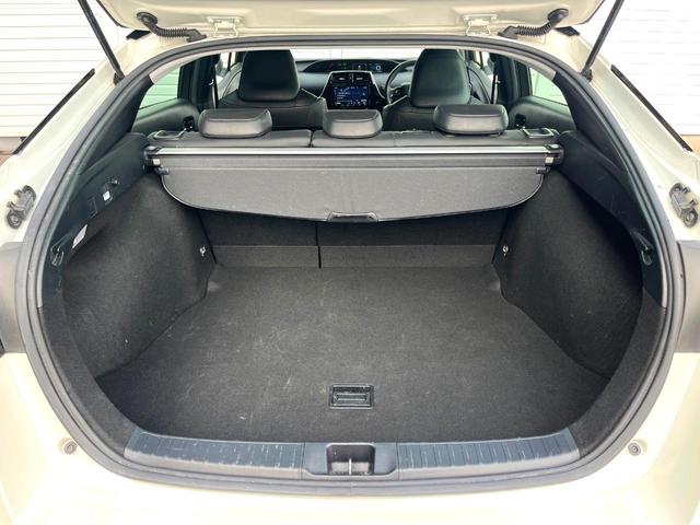 プリウス Ａプレミアム　ツーリングセレクション　純正ナビ　全周囲カメラ　１００Ｖ電源　衝突被害軽減システム　禁煙車　レザー調シート　前席シートエアコン　パワーシート　ドラレコ　ＬＥＤヘッド　ビルトインＥＴＣ　クルコン　オートライト（46枚目）