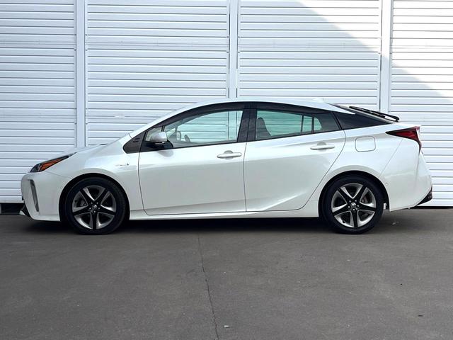 プリウス Ａプレミアム　ツーリングセレクション　純正ナビ　全周囲カメラ　１００Ｖ電源　衝突被害軽減システム　禁煙車　レザー調シート　前席シートエアコン　パワーシート　ドラレコ　ＬＥＤヘッド　ビルトインＥＴＣ　クルコン　オートライト（47枚目）