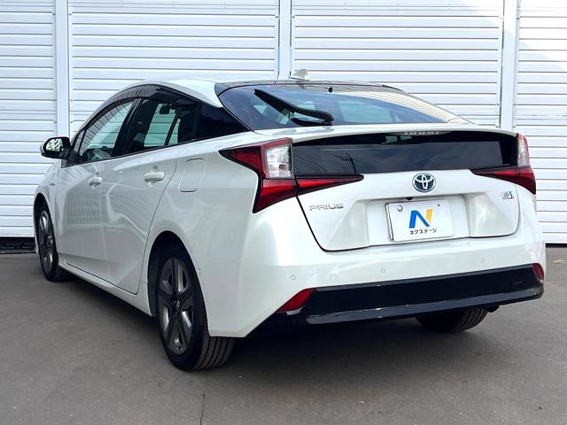 プリウス Ａプレミアム　ツーリングセレクション　純正ナビ　全周囲カメラ　１００Ｖ電源　衝突被害軽減システム　禁煙車　レザー調シート　前席シートエアコン　パワーシート　ドラレコ　ＬＥＤヘッド　ビルトインＥＴＣ　クルコン　オートライト（48枚目）