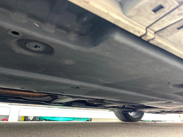 プリウス Ａプレミアム　ツーリングセレクション　純正ナビ　全周囲カメラ　１００Ｖ電源　衝突被害軽減システム　禁煙車　レザー調シート　前席シートエアコン　パワーシート　ドラレコ　ＬＥＤヘッド　ビルトインＥＴＣ　クルコン　オートライト（58枚目）