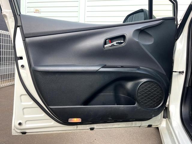 プリウス Ａプレミアム　ツーリングセレクション　純正ナビ　全周囲カメラ　１００Ｖ電源　衝突被害軽減システム　禁煙車　レザー調シート　前席シートエアコン　パワーシート　ドラレコ　ＬＥＤヘッド　ビルトインＥＴＣ　クルコン　オートライト（60枚目）