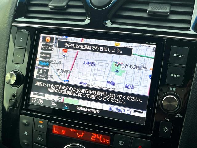 �y�}���`�e���C�����j�^�[�z�Ԃ̃t�����g��T�C�h�̃J�����摜�𓯎��Ƀ��j�^�[�\�����邱�ƂŁA���H�⋷�����𑖍s���ł����͂̏󋵊m�F���ł����S�I�{�i�r�t�u�ɂ��ꂵ�������ł���