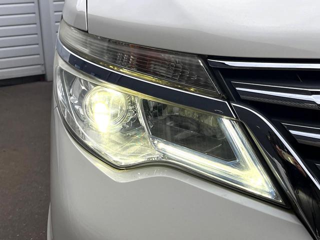 �C���e���A�ɍ��킹���f�U�C���̃X�e�A�����O�́A�^�]�������̂��Ƃ��l���A�^�]���₷���`��A�傫���ł��B�����x�A���ۂɐG���Ă��m���߂��������B