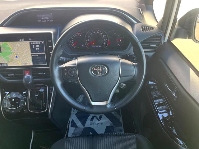 ヴォクシー ＺＳ　煌ＩＩ　両側電動ドア　バックカメラ　衝突被害軽減システム　ドラレコ　スマートキー　ＬＥＤヘッド　ビルトインＥＴＣ　クルコン　純正１６インチアルミ　オートハイビーム　車線逸脱警報　オートライト（11枚目）