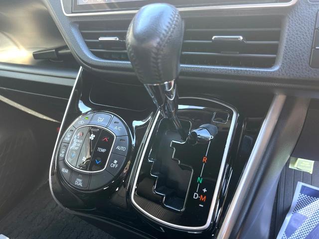 ヴォクシー ＺＳ　煌ＩＩ　両側電動ドア　バックカメラ　衝突被害軽減システム　ドラレコ　スマートキー　ＬＥＤヘッド　ビルトインＥＴＣ　クルコン　純正１６インチアルミ　オートハイビーム　車線逸脱警報　オートライト（23枚目）