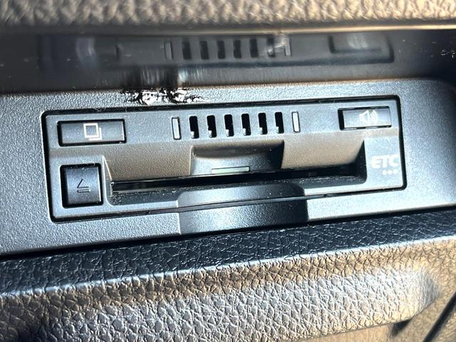 ヴォクシー ＺＳ　煌ＩＩ　両側電動ドア　バックカメラ　衝突被害軽減システム　ドラレコ　スマートキー　ＬＥＤヘッド　ビルトインＥＴＣ　クルコン　純正１６インチアルミ　オートハイビーム　車線逸脱警報　オートライト（25枚目）