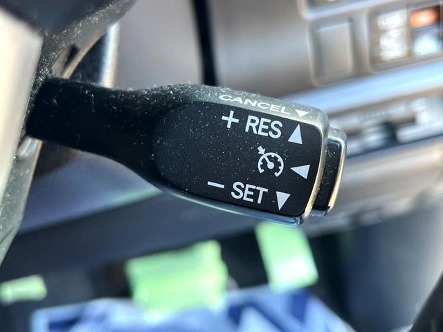 ヴォクシー ＺＳ　煌ＩＩ　両側電動ドア　バックカメラ　衝突被害軽減システム　ドラレコ　スマートキー　ＬＥＤヘッド　ビルトインＥＴＣ　クルコン　純正１６インチアルミ　オートハイビーム　車線逸脱警報　オートライト（26枚目）