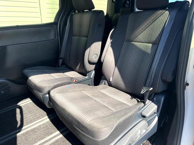 ヴォクシー ＺＳ　煌ＩＩ　両側電動ドア　バックカメラ　衝突被害軽減システム　ドラレコ　スマートキー　ＬＥＤヘッド　ビルトインＥＴＣ　クルコン　純正１６インチアルミ　オートハイビーム　車線逸脱警報　オートライト（38枚目）