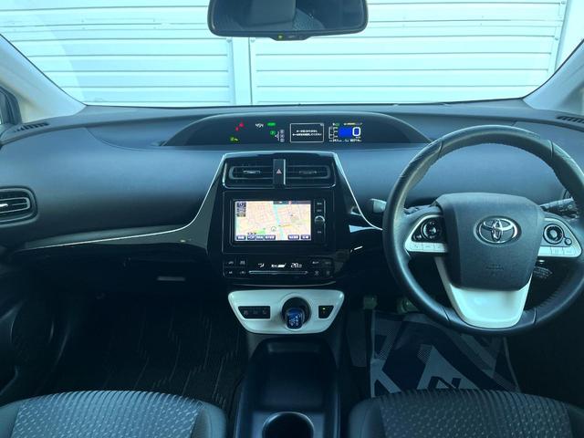 プリウス Ｓセーフティプラス　純正ＳＤナビ　バックカメラ　衝突被害軽減システム　レーダークルーズ　禁煙車　スマートキー　ＬＥＤヘッド　ビルトインＥＴＣ　純正１５インチアルミ　オートハイビーム　車線逸脱警報　オートライト（2枚目）