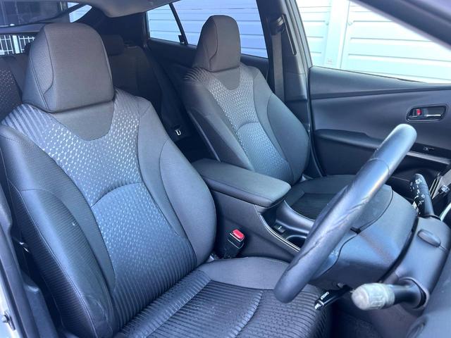 プリウス Ｓセーフティプラス　純正ＳＤナビ　バックカメラ　衝突被害軽減システム　レーダークルーズ　禁煙車　スマートキー　ＬＥＤヘッド　ビルトインＥＴＣ　純正１５インチアルミ　オートハイビーム　車線逸脱警報　オートライト（8枚目）