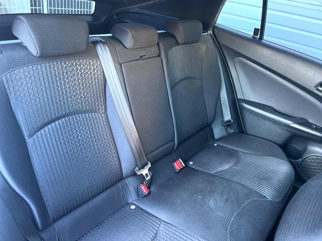 プリウス Ｓセーフティプラス　純正ＳＤナビ　バックカメラ　衝突被害軽減システム　レーダークルーズ　禁煙車　スマートキー　ＬＥＤヘッド　ビルトインＥＴＣ　純正１５インチアルミ　オートハイビーム　車線逸脱警報　オートライト（9枚目）