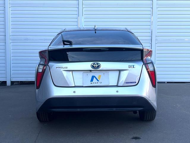 プリウス Ｓセーフティプラス　純正ＳＤナビ　バックカメラ　衝突被害軽減システム　レーダークルーズ　禁煙車　スマートキー　ＬＥＤヘッド　ビルトインＥＴＣ　純正１５インチアルミ　オートハイビーム　車線逸脱警報　オートライト（15枚目）