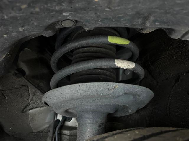 プリウス Ｓセーフティプラス　純正ＳＤナビ　バックカメラ　衝突被害軽減システム　レーダークルーズ　禁煙車　スマートキー　ＬＥＤヘッド　ビルトインＥＴＣ　純正１５インチアルミ　オートハイビーム　車線逸脱警報　オートライト（20枚目）