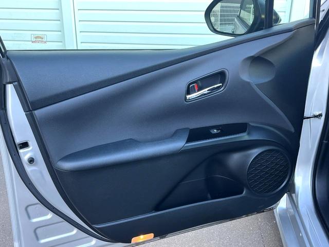 プリウス Ｓセーフティプラス　純正ＳＤナビ　バックカメラ　衝突被害軽減システム　レーダークルーズ　禁煙車　スマートキー　ＬＥＤヘッド　ビルトインＥＴＣ　純正１５インチアルミ　オートハイビーム　車線逸脱警報　オートライト（42枚目）